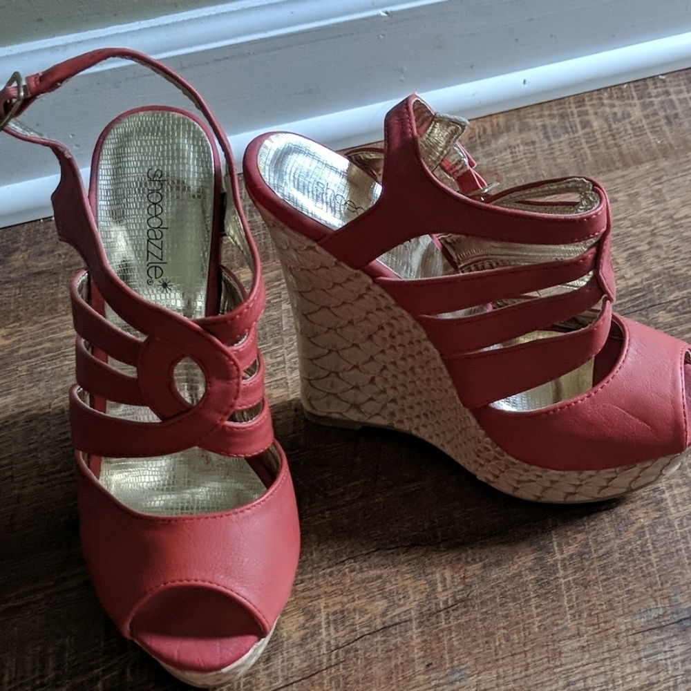 Salmon colored cute wedges